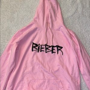 Justin Bieber Changes Hoodie
